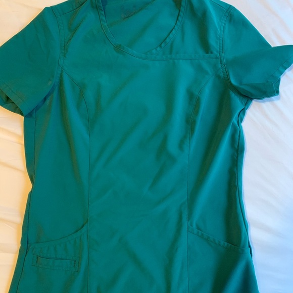 Urbane Scrub Top - Small - Picture 3 of 3